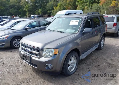 2010 Ford Escape Xlt z USA, uszkodzony, nr VIN 1FMCU9DG6AKB09108